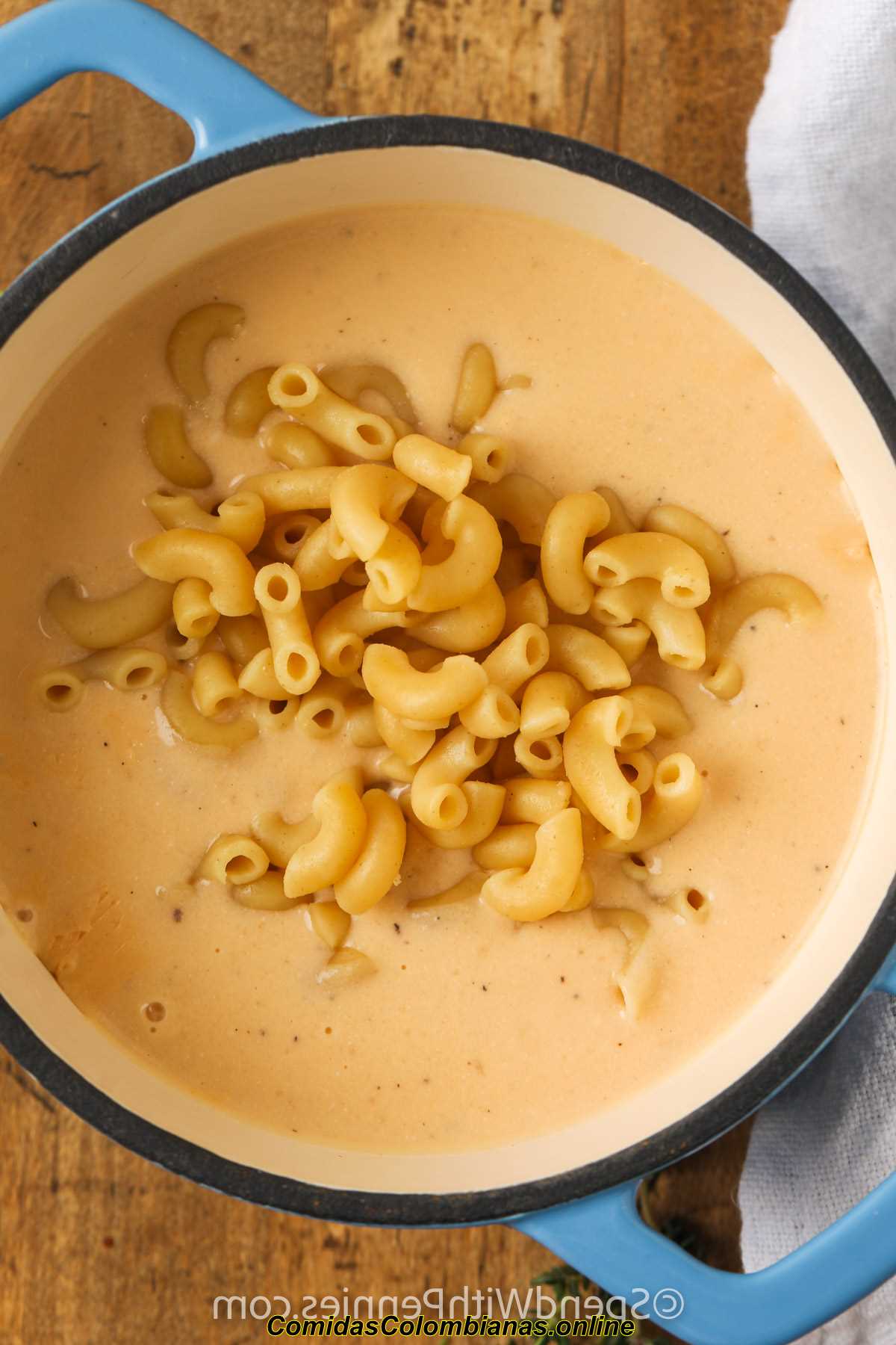 agregar fideos a la sopa de macarrones con queso
