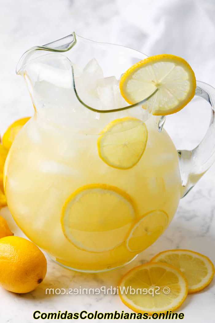 jarra de limonada casera